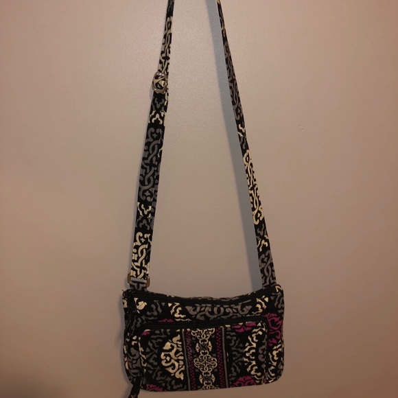 Vera Bradley Handbags - Vera Bradley crossbody bag